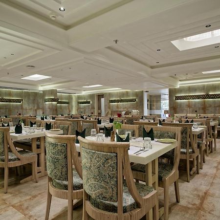 Golden Plaza Hotel Ahmedabad Ngoại thất bức ảnh