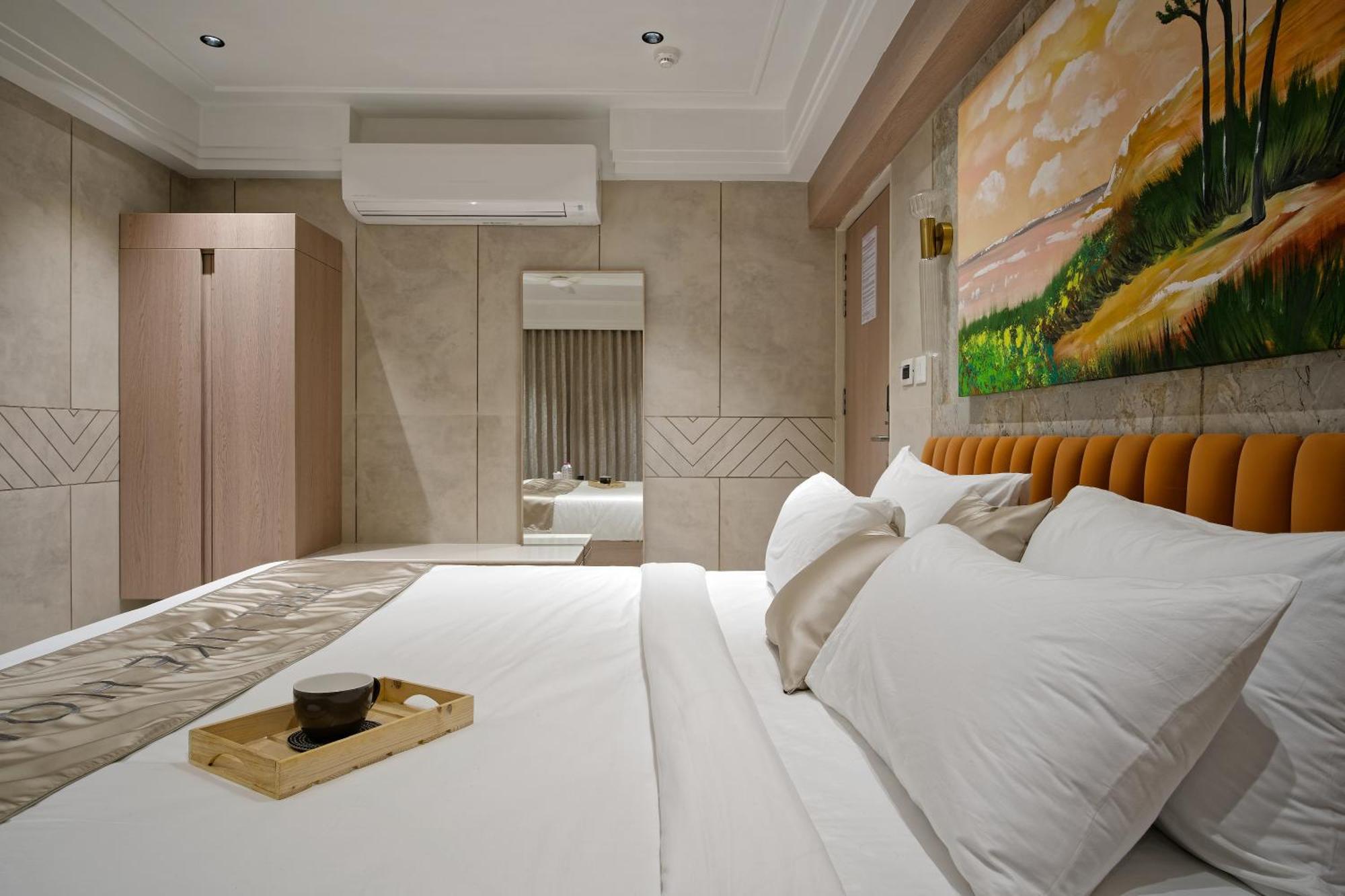 Golden Plaza Hotel Ahmedabad Ngoại thất bức ảnh