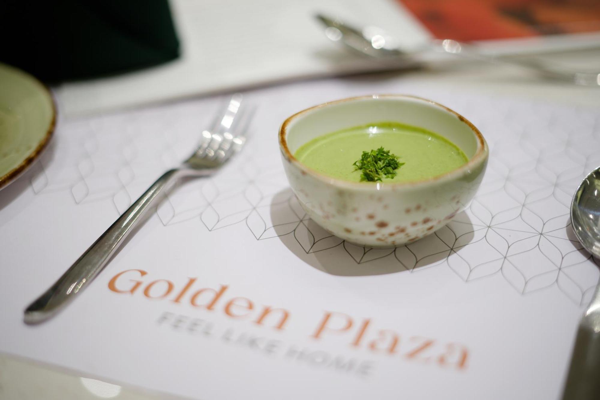 Golden Plaza Hotel Ahmedabad Ngoại thất bức ảnh