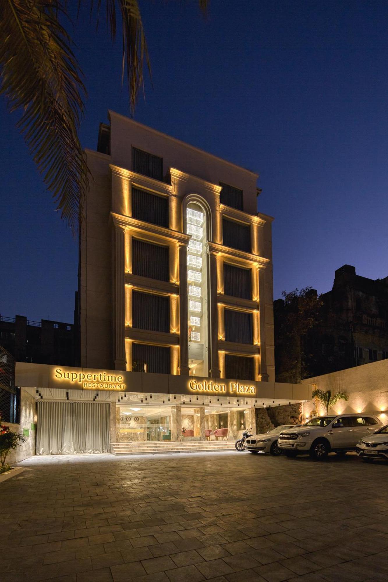 Golden Plaza Hotel Ahmedabad Ngoại thất bức ảnh