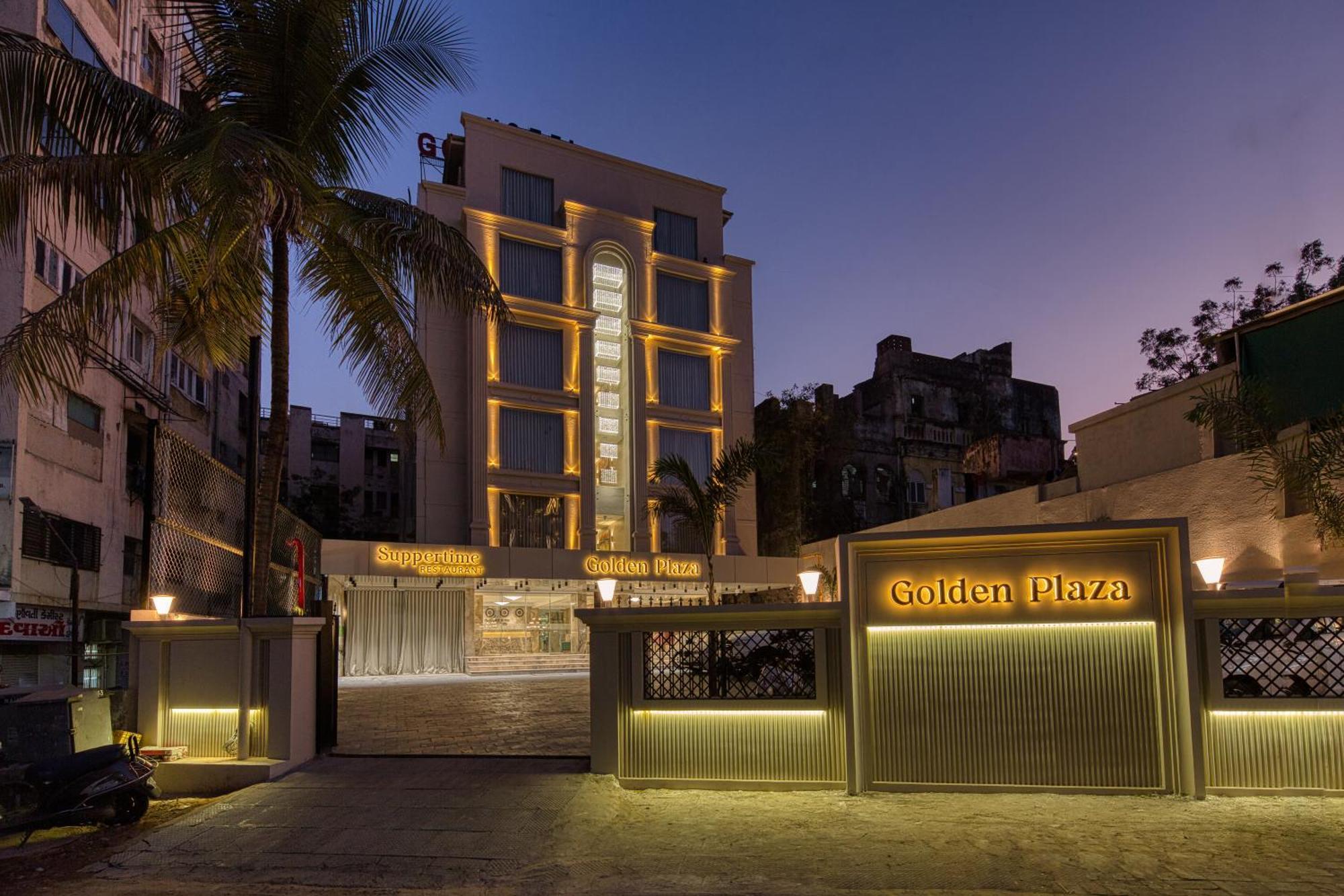 Golden Plaza Hotel Ahmedabad Ngoại thất bức ảnh